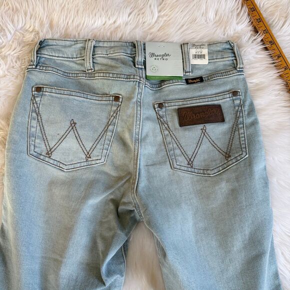 Wrangler Retro flare leg jeans - Picture 9 of 12